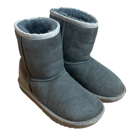UGG Suede Shearling Fur boots kids boys khaki green with beige heel patch 2 US - Picture 1 of 10